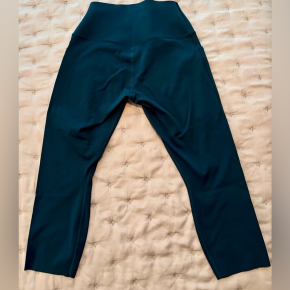 Cropped Nike Dryfit Scuba-feel Running Tights - Picture 4 of 4